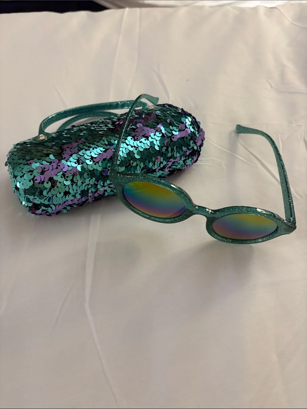 Kids Green Sparkle Round Sunglasses with Sequin Case